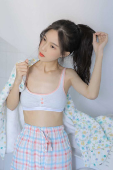 七濑朱莉亚